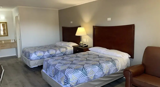 American Tudor Inn, Varaa Hotelli Hotellit Minnesota pysäköinnillä, Pysäköinti