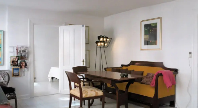 apartment historical building 1374-1