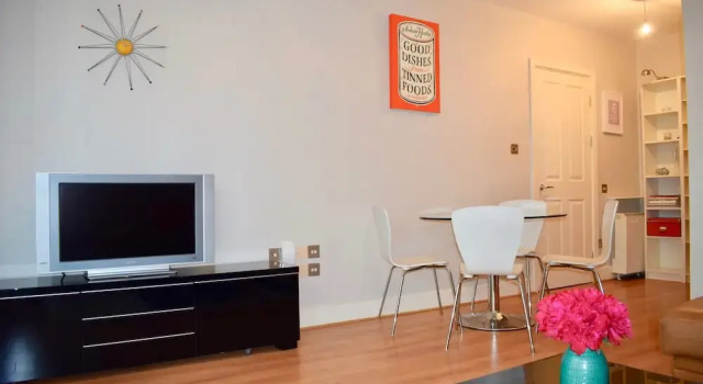 Modern 2 Bedroom Apartment in Dublin City Centre, Забронировать Апартаменты/квартира Дублин Каунти Дублин, рядом с Стадион для собачьих бегов Шелбурн-парк
