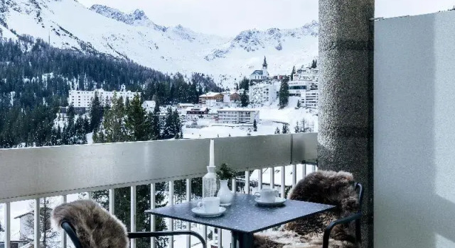 Habitación triple Estándar con balcón y con vista a la montaña Hotel Altein Arosa, a Faern Collection Resort