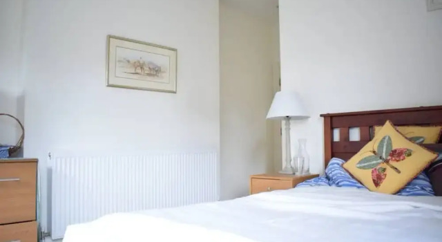 2 Bedroom Maisonette With Roof Terrace Sleeps 4
