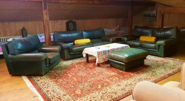 Кровать в общем номере Hostel Pansion Lion