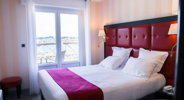 Номер Superior Logis Hôtel Saint Guirec Et De La Plage