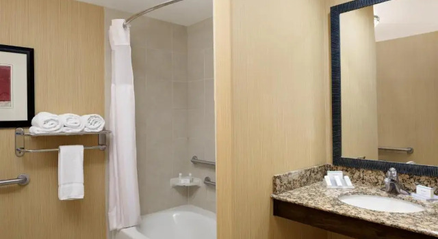 Номер Standard Hilton Garden Inn Fontana