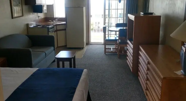 Horizons Beach Resort, Varaa Lomakeskus Hotellit New England uima-altaalla, Uima-allas