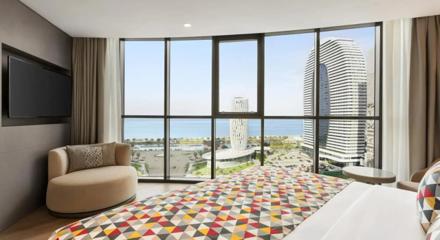 Двухместный полулюкс с видом на море Отель Ramada Plaza By Wyndham Batumi
