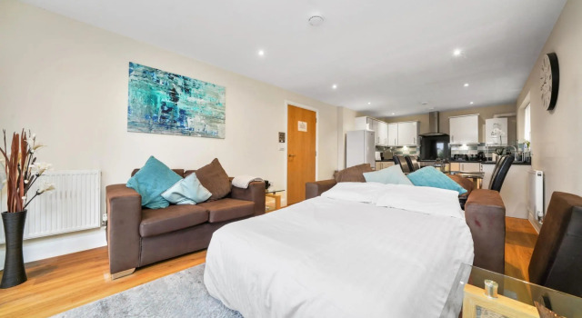 London Heathrow Living Serviced Apartments- Apt 12, Varaa Huoneisto Asunnot kohteessa Merseyside, Huoneisto