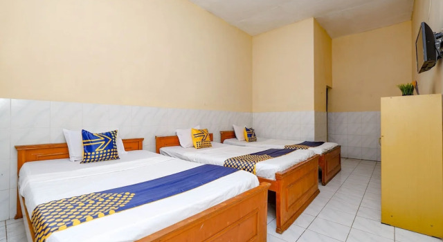 Supérieure triple suite SPOT ON 2011 Hotel Mekar Sari