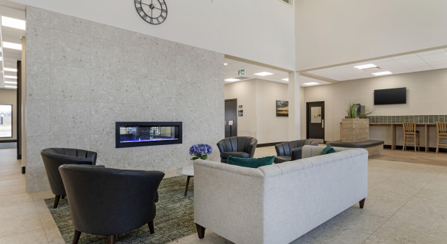 Best Western Plus Neepawa Hotel, Book Hotel Hotels in Manitoba with a Pool, Swimming Pool