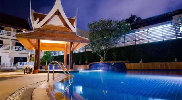 Двухместный номер Deluxe с видом на бассейн Kata Poolside Resort SHA Extra Plus