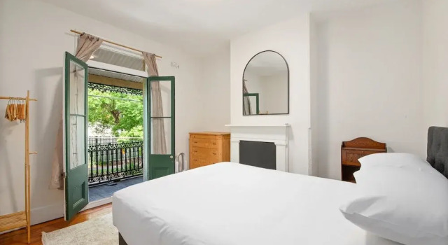 Апартаменты Stylish 2-bed House With Private Courtyard