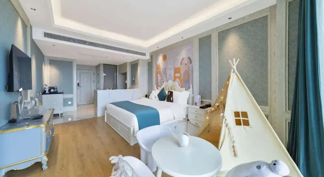 Номер Standard Howard Johnson by Wyndham Lake Serenity Hot Springs Xichang