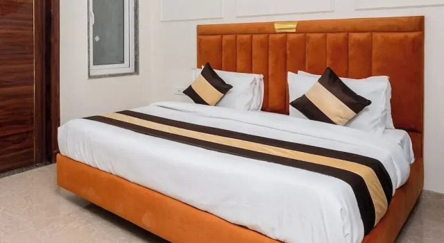 Номер Deluxe FabHotel Comfort N Stay - Huda City Centre Metro