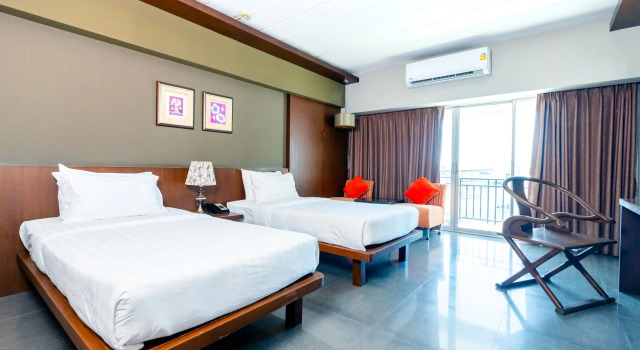 Bonito Chinos Hotel, Забронировать Отель Накхонсаван Nakornsawan Province
