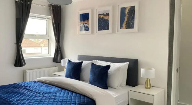 Апартаменты Saffron Court Apartments