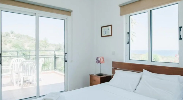 Villa Aphrodite Large Private Pool Walk to Beach A C Wifi - 3435, Book Villa 3-stjernede hoteller i Neo Chorio, 3*
