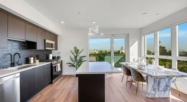 Апартаменты Executive с 2 комнатами с видом на бассейн Luxury Apartment in Hollywood