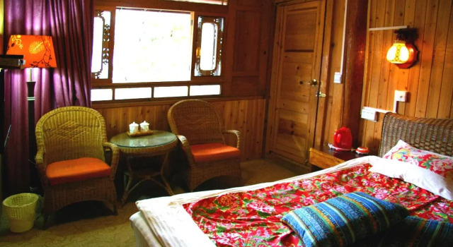 Lao Shay Youth Hostel Lijiang, Забронировать Хостел Хостелы Лицзян, рядом с Улица Сквер-стрит Древнего города Даянь, Хостел
