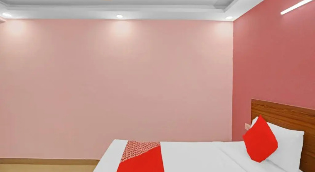 OYO 85984 Hotel Happy Spring, จอง โรงแรม East Delhi นิวเดลี