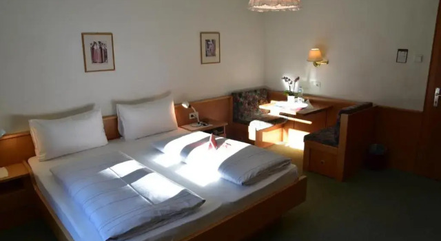 Двухместный номер Standard с балконом Angerburg Blumenhotel