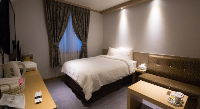 Sunrise Hill Tourist Hotel