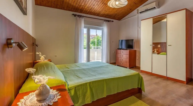 Stunning Home in Pula With Wifi and 7 Bedrooms