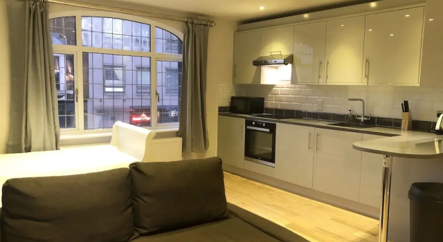 Апартаменты Economy Stylish Maisonette and studio in Victoria