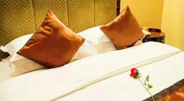 Люкс Deluxe Tianrui Zhongzhou International Hotel