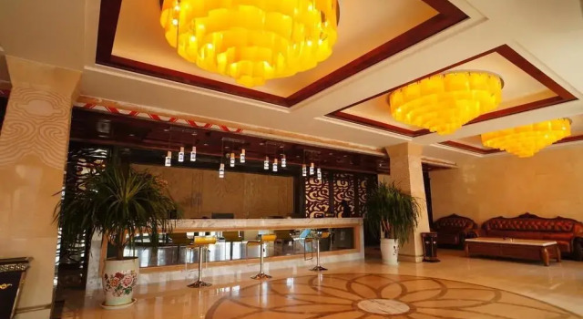Sunshine Holiday Hotel, Забронировать Отель Лиаоченг Шаньдун