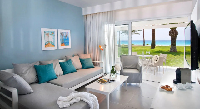 Люкс Бунгало Beach Nissi Beach Resort