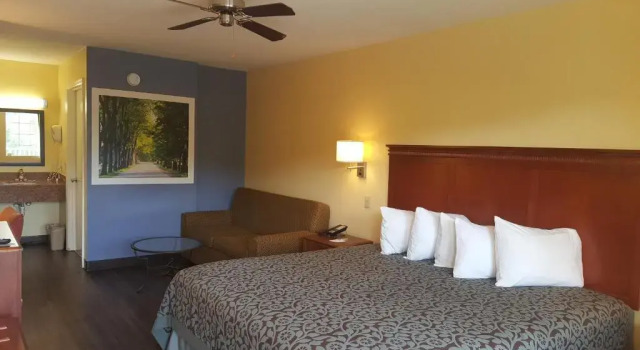 Номер Deluxe Days Inn by Wyndham Trenton