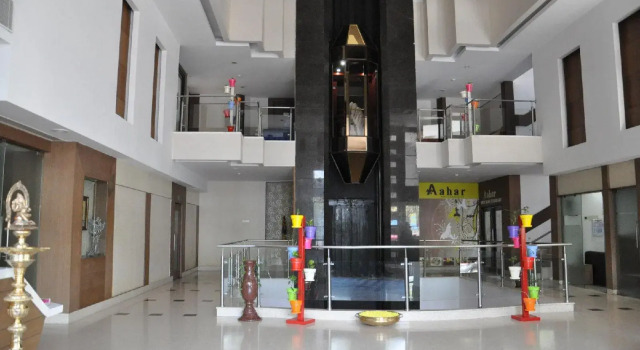 Hotel Shelter
