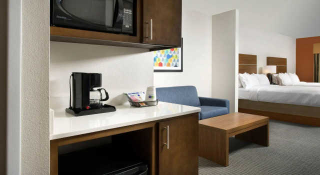Двухместный люкс Holiday Inn Express & Suites Bay City by IHG