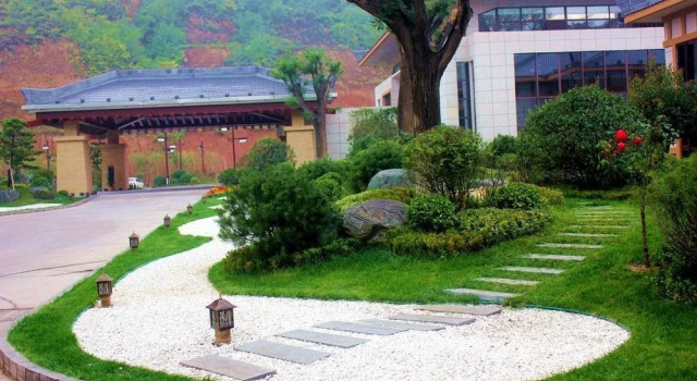 Shengtang Yishe Hot Spring Resort Hotel, Buchen Sie Resort Weinan Shaanxi