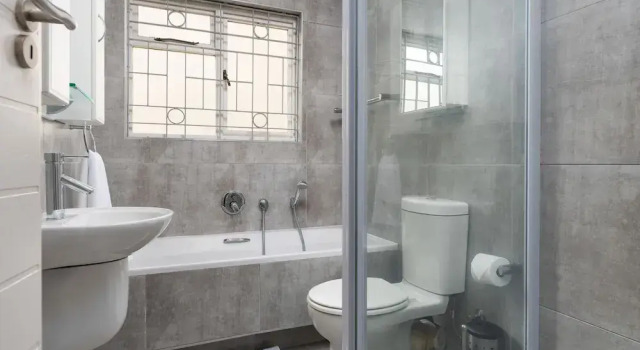 Апартаменты Comfort St Ronan's 1