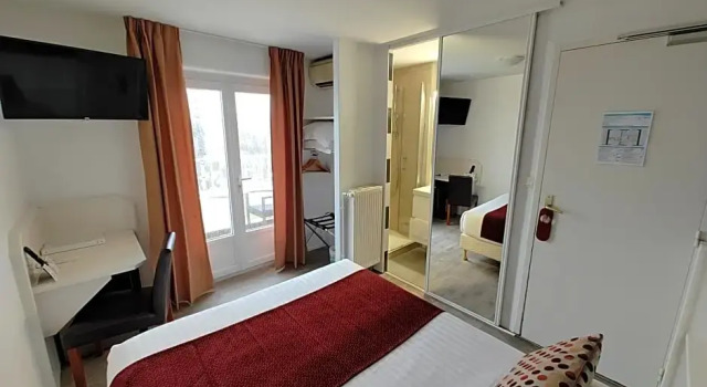 Двухместный номер Standard Logis Hôtel Les Bleuets