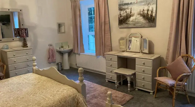 Номер Standard Admiralty House