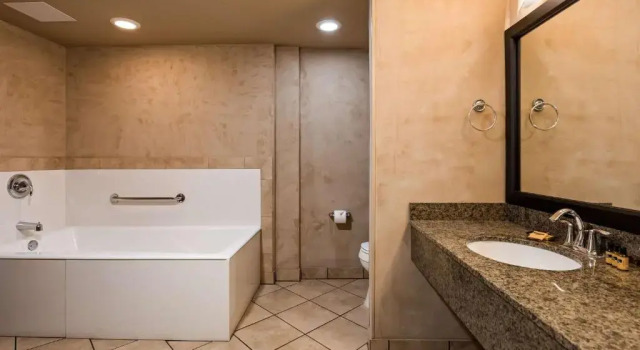 Люкс Best Western Plus Raton Hotel