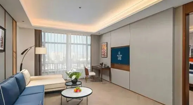 Люкс Shanghai Hongqiao Yankuang Tulip Hotel