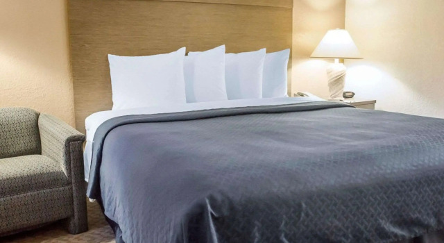 Quality Inn Pismo Beach, Забронировать Отель Пизмо-Бич Pismo Beach and Vicinity, рядом с Парк Рамона-Гарден