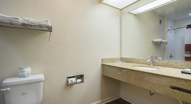 Четырёхместный номер Superior Red Roof Inn & Suites Scottsboro