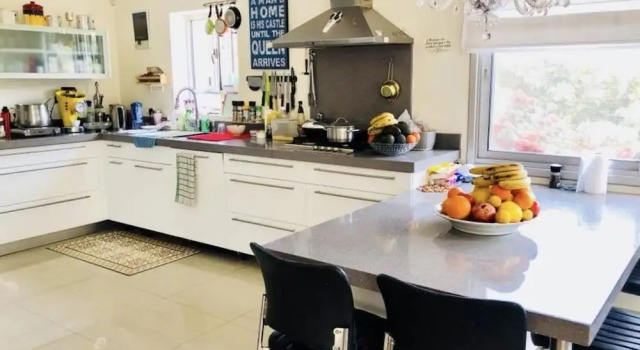 Вилла Huge and Beautiful sunny villa by beach