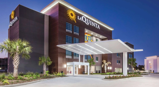 La Quinta Inn & Suites by Wyndham Baton Rouge - Port Allen, Забронировать Отель Батон-Руж Луизиана