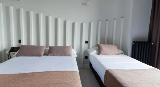 Hostal Charlotte-Gran Vía, Забронировать Отель центр города Мадрид, рядом с Дом-музей Лопе де Вега