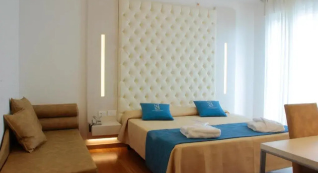 Полулюкс Superior Hotel Hollywood***S
