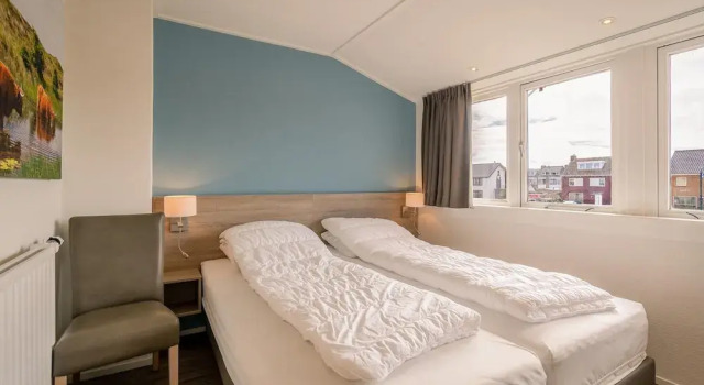 Коттедж Modernly Furnished Holiday Home for 5 People in De Koog