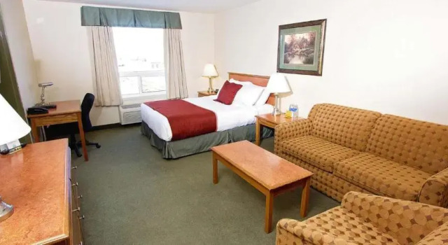 Номер Standard Service Plus Inns & Suites Drayton Valley