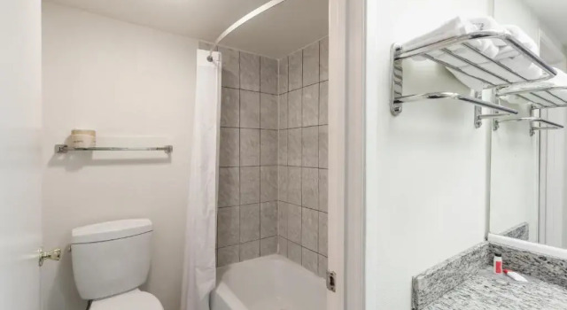 Номер Standard Howard Johnson by Wyndham Norco