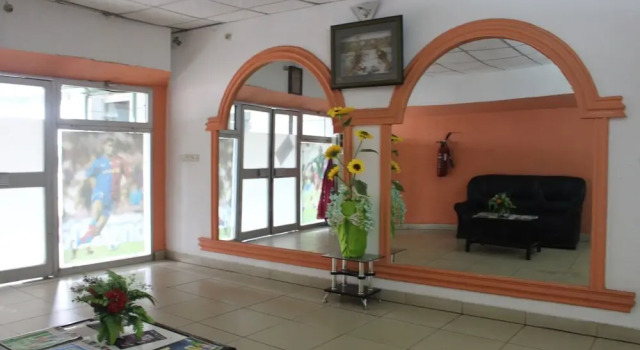 Barcelone Hotel, Rezervovat Hotel Hotely v Douala s parkováním, Parkování