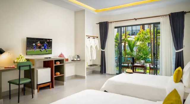 Двухместный люкс с балконом и с видом на бассейн Resort D' Popular